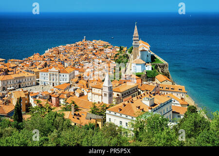 Paysage urbain de la vieille ville de Piran, Slovénie et la mer Adriatique Banque D'Images