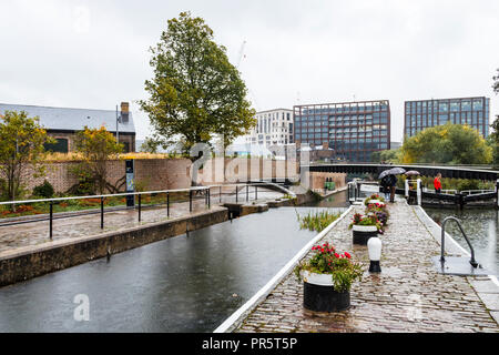 Un jour de pluie à St Pancras Lock, King's Cross, Londres, UK Banque D'Images