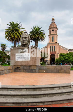 Ruminawi Monument et église de San Luis, Parc Simon Bolivar, Otavalo, dans la province d'Imbabura, Équateur Banque D'Images