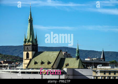 Panorama de la ville avec l'église de l'Assomption de la Vierge Marie, Usti Nad Labem, République Tchèque Banque D'Images