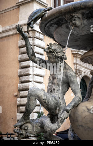 Dans le centre historique de Rome, sur la Piazza Mattei, la fontaine des tortues est l'une des plus belles de la ville. Construit à la fin des années 1500, tandis que l'turt Banque D'Images