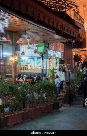 Le café Al Nofara dans le vieux Damas. près de la mosquée des Omeyyades et Al Hamidiyah Souq. Le plus vieux café-restaurant dans la Syrie. Banque D'Images