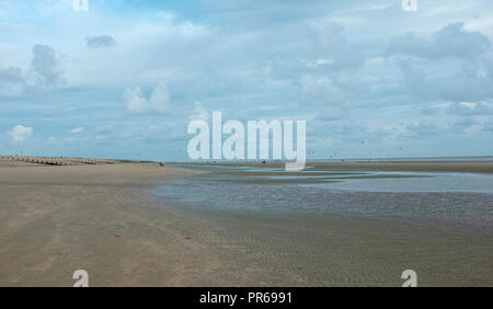 La plage de Camber Sands, carrossage, près de Rye, East Sussex Banque D'Images