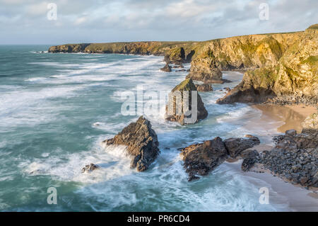 La fin de l'Afernoon en décembre, Bedruthan Steps, Cornwall Banque D'Images