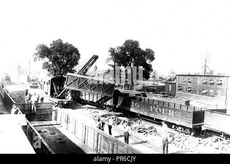 1919 - avions pour l'usage du gouvernement. Dayton-Wright Aeroplane Company Usine, Dayton, Ohio. La mise en caisse et d'expédition, le chargement d'avions Banque D'Images