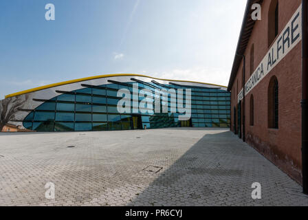 Le Musée Enzo Ferrari automobile museum, Modena, Italie, musée officiel de Ferrari, la construction (2012) conçu par les architectes systèmes futurs Banque D'Images