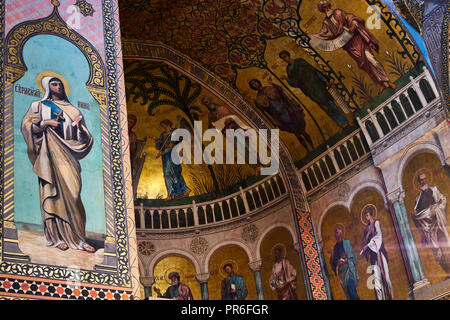 La Géorgie, Caucase, Tbilissi, vieille ville, La Cathédrale Sioni, fresques représentant des scènes bibliques de l'intérieur, Banque D'Images