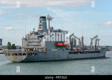 La Marine des États-Unis reconstitution auxiliaire tanker USNS Leroy Grumman (T-AO 195), en arrivant à Portsmouth, Royaume-Uni le 28 septembre 2018. Banque D'Images