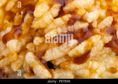 Thai dessert - craquelins de riz ou riz biscuit avec garniture de canne fermé Banque D'Images