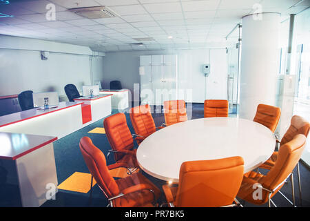 Bureau moderne confortable intérieur salle de réunion vide Banque D'Images