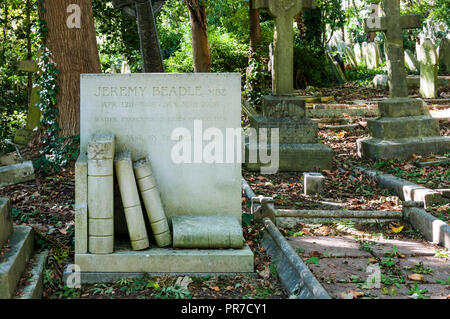 La tombe de Jeremy Beadle au Cimetière de Highgate, Londres. Banque D'Images