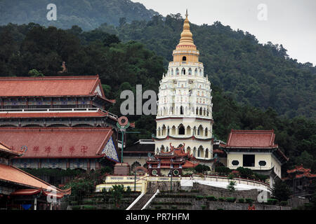 La Pagode à sept niveaux de 1000 bouddhas au temple de Kek Lok si à Penang, en Malaisie Banque D'Images