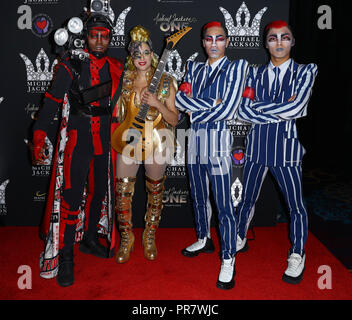 Tapis rouge pour l'Anniversaire de Diamant de Michael Jackson au Mandalay Bay Resort And Casino Las Vegas avec : Michael Jackson Un Cast Où : Las Vegas, Nevada, United States Quand : 29 août 2018 Credit : Judy Eddy/WENN.com Banque D'Images