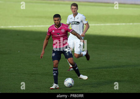 Pays de Galles, Royaume-Uni. 29 septembre 2018. Nahki Wells de Queens Park Rangers en action. Match de championnat Skybet EFL, Swansea City v Queens Park Rangers au Liberty Stadium de Swansea, Pays de Galles du Sud le samedi 29 septembre 2018. Cette image ne peut être utilisé qu'à des fins rédactionnelles. Usage éditorial uniquement, licence requise pour un usage commercial. Aucune utilisation de pari, de jeux ou d'un seul club/ligue/dvd publications. Photos par Andrew Andrew/Verger Verger la photographie de sport/Alamy live news Banque D'Images