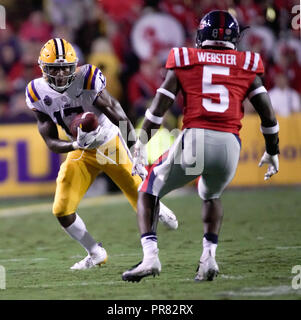 Louisiane, Etats-Unis. 29 septembre 2018. Baton Rouge, LA, États-Unis-RACEY Denis (17) LSU fait une capture dans le deuxième trimestre au Tiger Stadium. Credit : Jerome Hicks/ZUMA/Alamy Fil Live News Banque D'Images