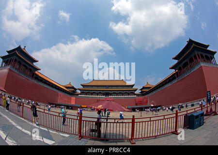 Porte d'entrée de la Cité Interdite, site du patrimoine mondial de l'UNESCO, Beijing, Chine Banque D'Images
