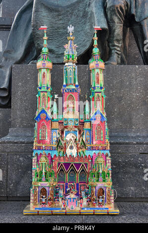 Szopka de Noël, crèche de Noël, concours annuel en décembre à l'Adam Mickiewicz, Monument Rynek Glowny ou Place du marché, Cracovie, Pologne Banque D'Images