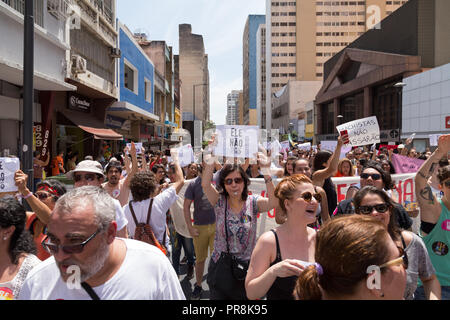 Le 29 septembre 2018. N° nothim elenão (mobilisation). Les femmes du Brésil en protestation contre l'extrême droite candidature présidentielle de Jaïr, Bolsonaro Banque D'Images