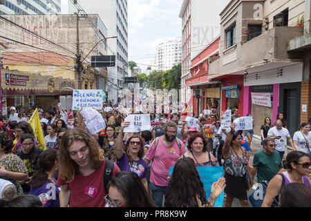 Le 29 septembre 2018. N° nothim elenão (mobilisation). Les femmes du Brésil protester contre le candidat présidentiel d'extrême-droite Jaïr Bolsonaro Banque D'Images