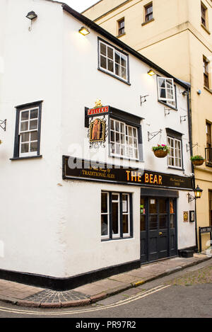 The Bear à Oxford Angleterre, plafond bas, pub britannique traditionnel au sol irrégulier. Banque D'Images