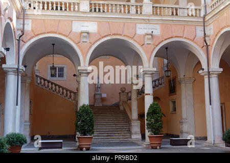 Gênes, Italie - 6 août 2018 : escalier du Palais Doria Tursi sur la Via Garibaldi. C'est l'un des palais des Rolli, qui figure comme UNESCO World H Banque D'Images