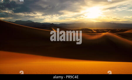 De belles dunes de sable dans le désert de Mojave, au lever du soleil Banque D'Images