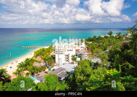 Plage de la Jamaïque, Montego Bay, mer des Caraïbes. Banque D'Images