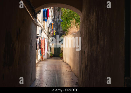 Passage dans la partie traditionnelle de Lisbonne Banque D'Images