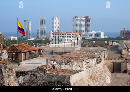 L'Amérique du Sud, Colombie, Cartagena. Castillo de San Felipe historique (Fort San Felipe), l'architecture espagnole. Circa 1536 Aperçu de la ville. haut de Banque D'Images