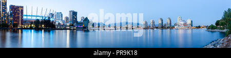 Une longue exposition panorama de la BC Place & TELUS World of Science Banque D'Images
