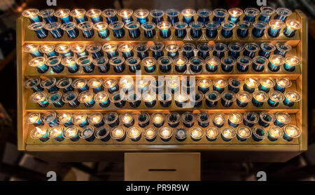 Bougies de prière de l'offertoire dans Banque D'Images