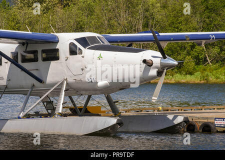 WHISTLER, BC, CANADA - Juin 2018 : vue rapprochée d'une turbine à air Whistler Otter attaché à la jetée de l'hydroaérodrome de Whistler. Banque D'Images