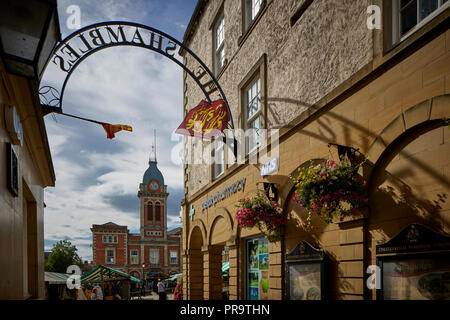 La ville de marché de Chesterfield dans le Derbyshire market Hall Building , l'ouverture de Shambles Banque D'Images