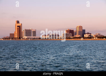 Panorama de Corpus Christi au lever du soleil. Corpus Christi, Texas, États-Unis. Banque D'Images