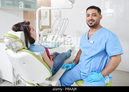 Dentiste du Moyen-Orient Banque D'Images