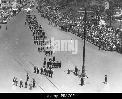 Le jour de l'indépendance, 4 juillet 1918 - Parade sur la Cinquième Avenue, New York City. Vue générale de la grande parade du 4 juillet passé le stand de révision au 23e St., New York City Banque D'Images