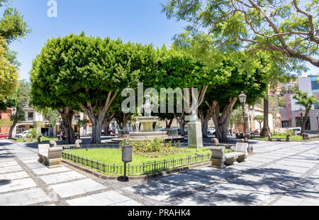 TENERIFE, ESPAGNE - 20 août : La Plaza del Adelantado square est vu à San Cristóbal de La Laguna le 20 août 2018 à Tenerife, Espagne. San Cristóbal de La Laguna a été l'ancienne capitale de l'île, et cela fait partie du patrimoine mondial de l'UNESCO. Banque D'Images