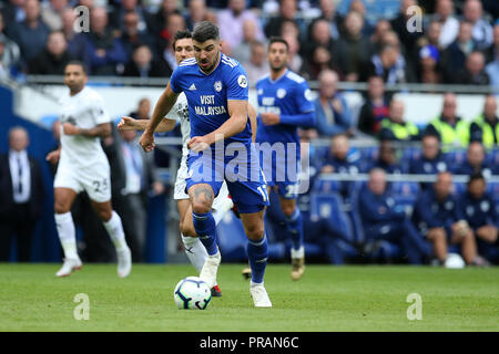 Cardiff, Royaume-Uni. Septembre 30, 2018. Callum Paterson de la ville de Cardiff en action.Premier League match, Cardiff City v Burnley au Cardiff City Stadium le dimanche 30 septembre 2018. Cette image ne peut être utilisé qu'à des fins rédactionnelles. Usage éditorial uniquement, licence requise pour un usage commercial. Aucune utilisation de pari, de jeux ou d'un seul club/ligue/dvd publications. Photos par Andrew Andrew/Verger Verger la photographie de sport/Alamy live news Banque D'Images