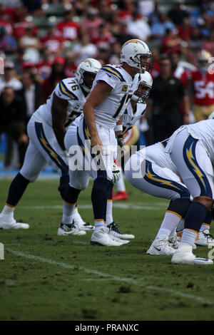 Carson, CA. Sep 30, 2018. Los Angeles Chargers quart-arrière Philip Rivers (17)au cours de la NFL San Francisco 49ers vs Los Angeles Chargers au Stubhub Center de Carson, Ca, le 30 septembre 2018 (Photo par Jevone Moore : csm Crédit/Alamy Live News Banque D'Images