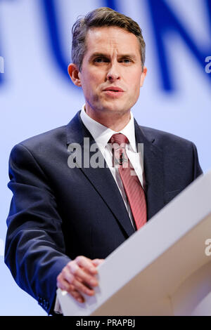 Birmingham, UK. 30 sept., 2018. Gavin Williamson, Secrétaire d'État à la défense, à la conférence du parti conservateur le dimanche 30 septembre 2018 s'est tenue à Birmingham, Birmgingham ICC. Sur la photo : Gavin Williamson, Secrétaire d'État à la défense, s'adresse à la conférence du jour 1. Photo par Julie Edwards. Credit : Julie Edwards/Alamy Live News Banque D'Images