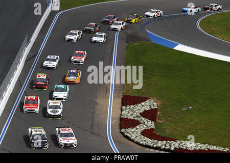30 septembre 2018 - Concord, Caroline du Nord, États-Unis d'Amérique - Daniel Suarez (19) courses au cours de l'approbation de la Bank of America 400 à Charlotte Motor Speedway à Concord, en Caroline du Nord. (Crédit Image : © Chris Owens Asp Inc/ASP via Zuma sur le fil) Banque D'Images