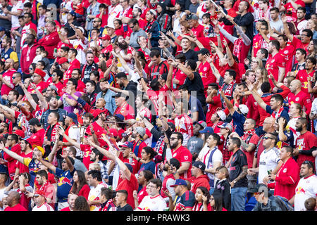 Harrison, NJ - 30 septembre 2018 : Fans réagit pendant les MLS match entre Atlanta United FC et Red Bulls au Red Bull Arena Red Bulls a gagné 2 - 0 Crédit : lev radin/Alamy Live News Banque D'Images