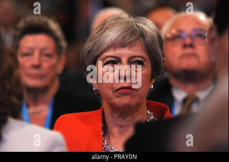 Birmingham, Angleterre. 30 Septembre, 2018. Theresa peut MP, Premier Ministre et chef du parti conservateur, à l'écoute de discours d'ouverture à la conférence sur la première session de la première journée de la conférence annuelle du parti conservateur à la CPI. Kevin Hayes/Alamy Live News Banque D'Images