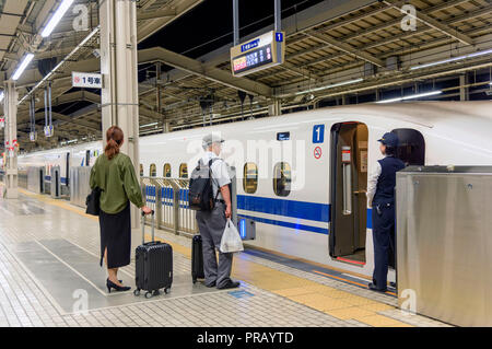 Kyoto, Japon. Sep 30, 2018. Visites - Kyoto Shinkansen train à la gare de Kyoto. Kyoto, 30.09.2018 | Conditions de crédit dans le monde entier : dpa/Alamy Live News Banque D'Images