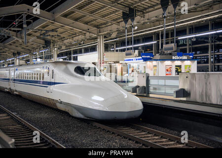 Kyoto, Japon. Sep 30, 2018. Visites - Kyoto Shinkansen train à la gare de Kyoto. Kyoto, 30.09.2018 | Conditions de crédit dans le monde entier : dpa/Alamy Live News Banque D'Images