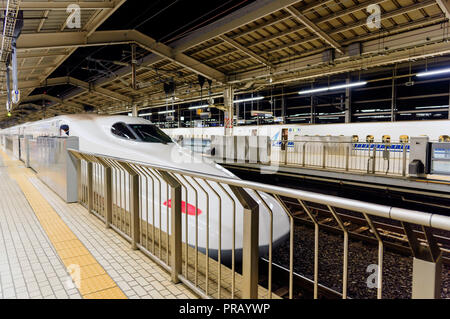 Kyoto, Japon. Sep 30, 2018. Visites - Kyoto Shinkansen train à la gare de Kyoto. Kyoto, 30.09.2018 | Conditions de crédit dans le monde entier : dpa/Alamy Live News Banque D'Images