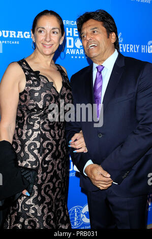 Los Angeles, USA. Sep 29, 2018. Erik Estrada avec femme Nanette Mirkovic assistant à l'American Humane's 2018 American Humane Hero Dog Awards au Beverly Hilton Hotel. Los Angeles, 29.09.2018 | Conditions de crédit dans le monde entier : dpa/Alamy Live News Banque D'Images