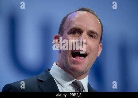 Birmingham, UK. 1er octobre 2018. Dominic Raab, Secrétaire d'État à la sortie de l'Union européenne et député conservateur d'Esher et Walton, prend la parole à la conférence du parti conservateur à Birmingham. © Russell Hart/Alamy Live News. Banque D'Images