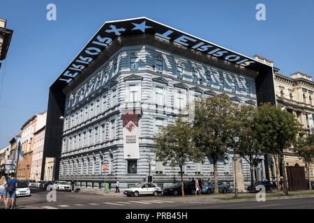 La Maison de la terreur sur Andrássy út à Budapest. Le bâtiment, maintenant un musée, a été utilisée pour l'emprisonnement et la torture par les fascistes des Croix fléchées et puis Comm Banque D'Images