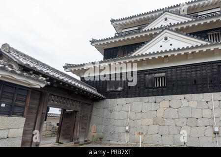 Tour du château de Matsuyama Castle au Japon Banque D'Images